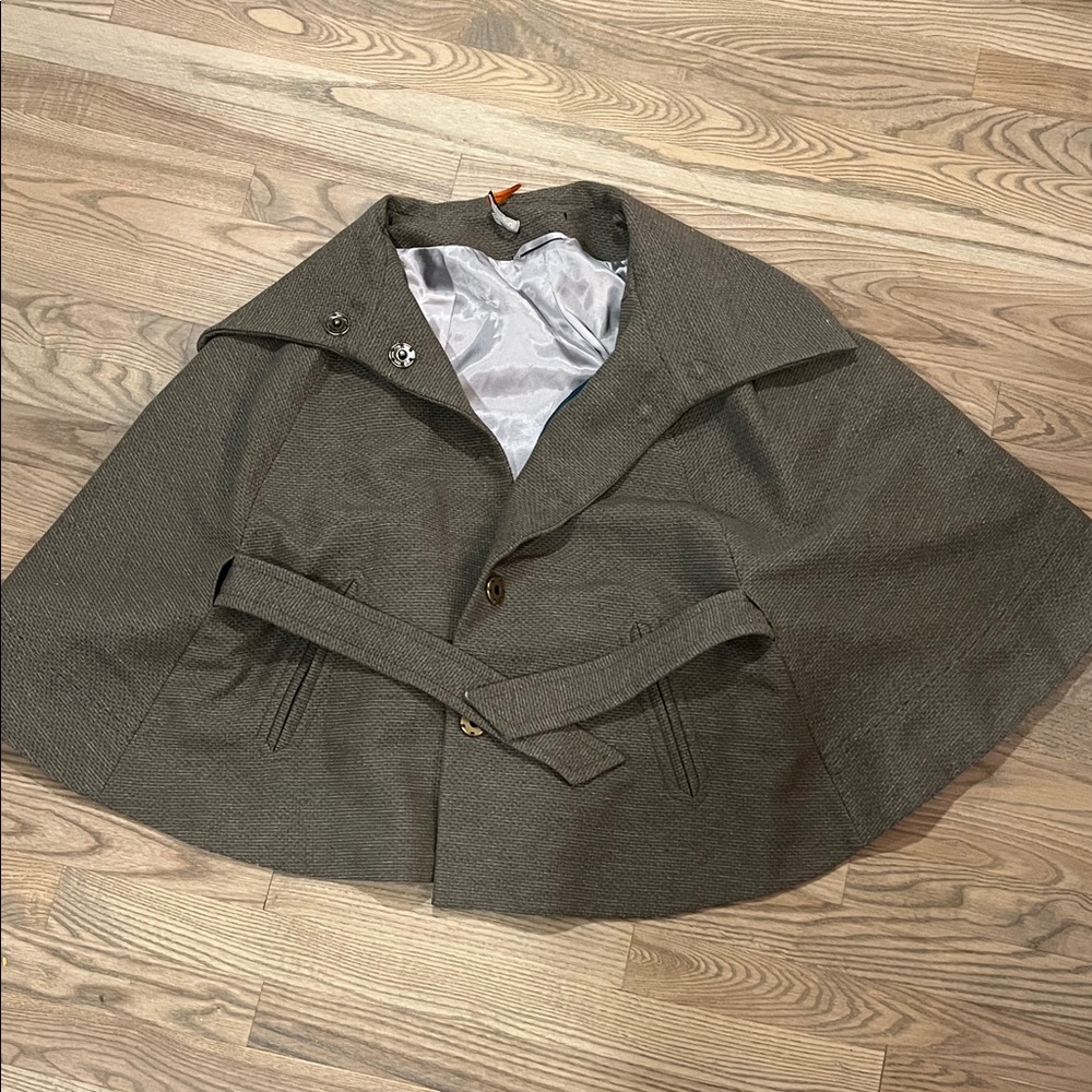 Taikonhu Labeled Jacket in Grey with Silver Lining